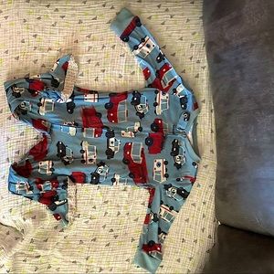 Carters 18m Boy zip up footie pajamas